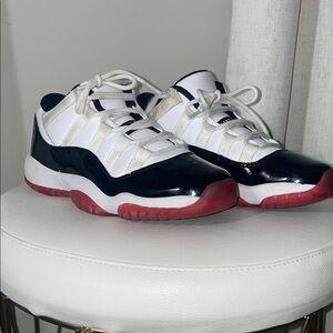 Nike Air Jordan 11 Retro Low "Concord-Bred"